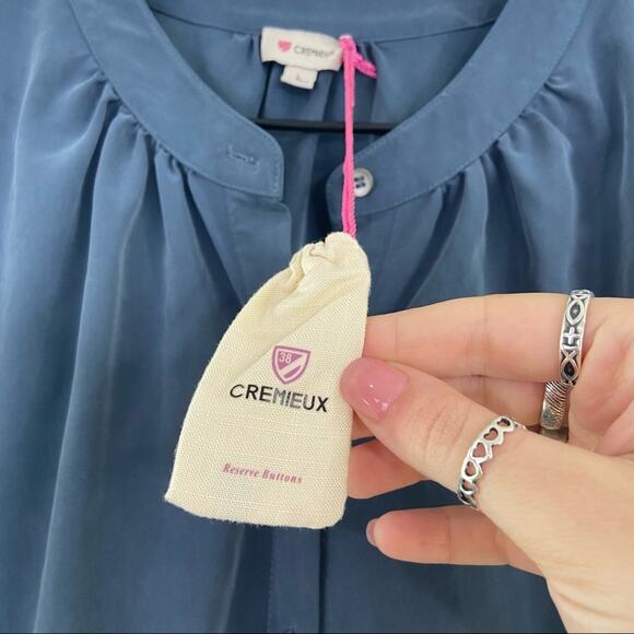 NEW Cremieux Blue Velvet Button Down Blouse Large Long-sleeved Ruffle Cuff - Picture 9 of 9